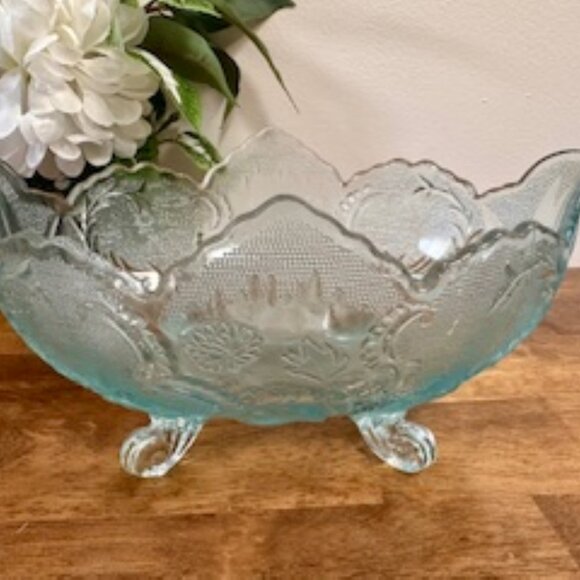 Vintage Jeanette Lombardo Light Blue Glass Bowl Scalloped Footed Depression Patt - Picture 2 of 4